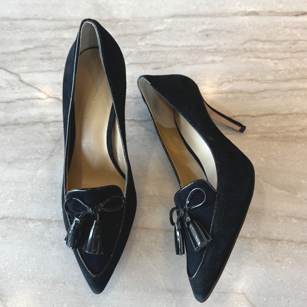 Ann Taylor Women 8 Black Suede Tassel Loafer Pump Pointed Toe Stiletto Heel Chic